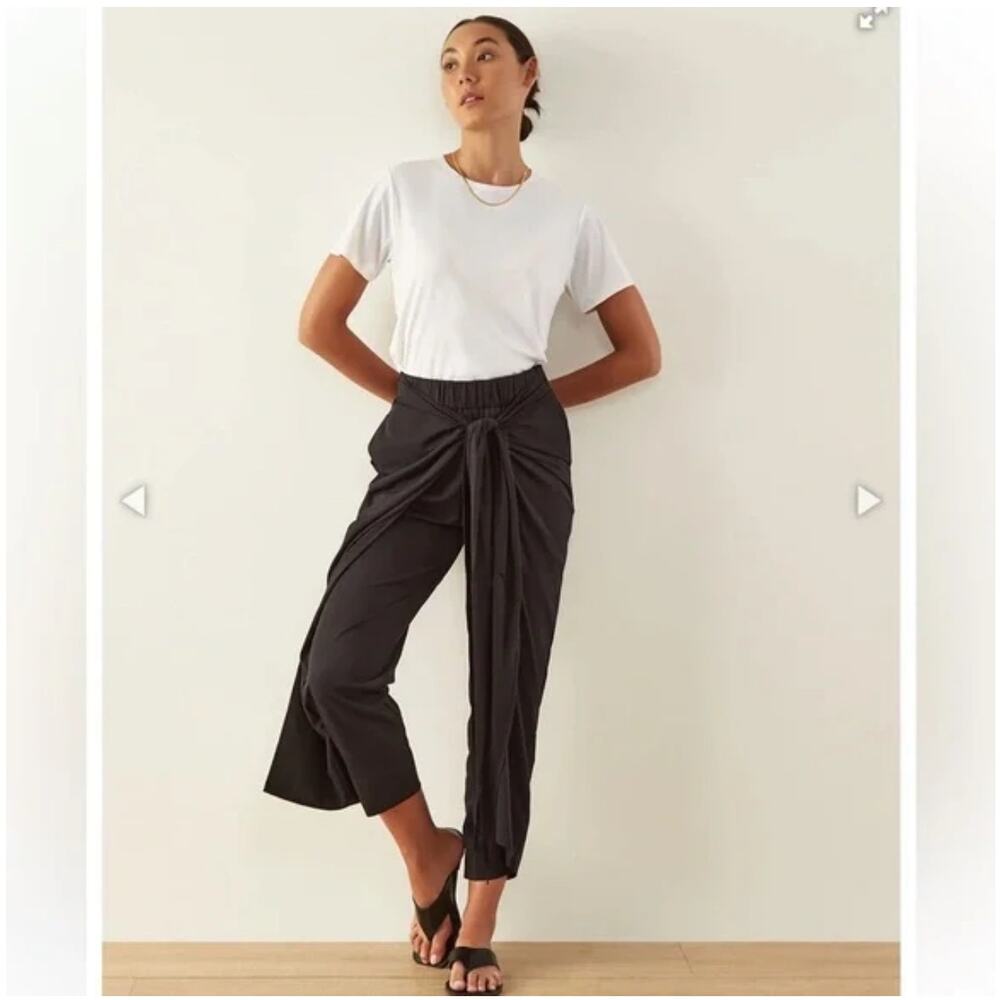 ADAY Under Wraps Black high waist crop Pants Sz M